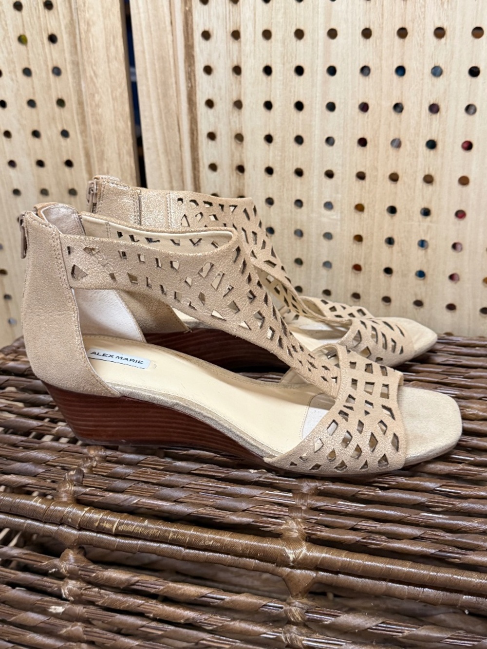 Alex Marie Champagne Gold Cutout Wedge Heels Womens 9.5